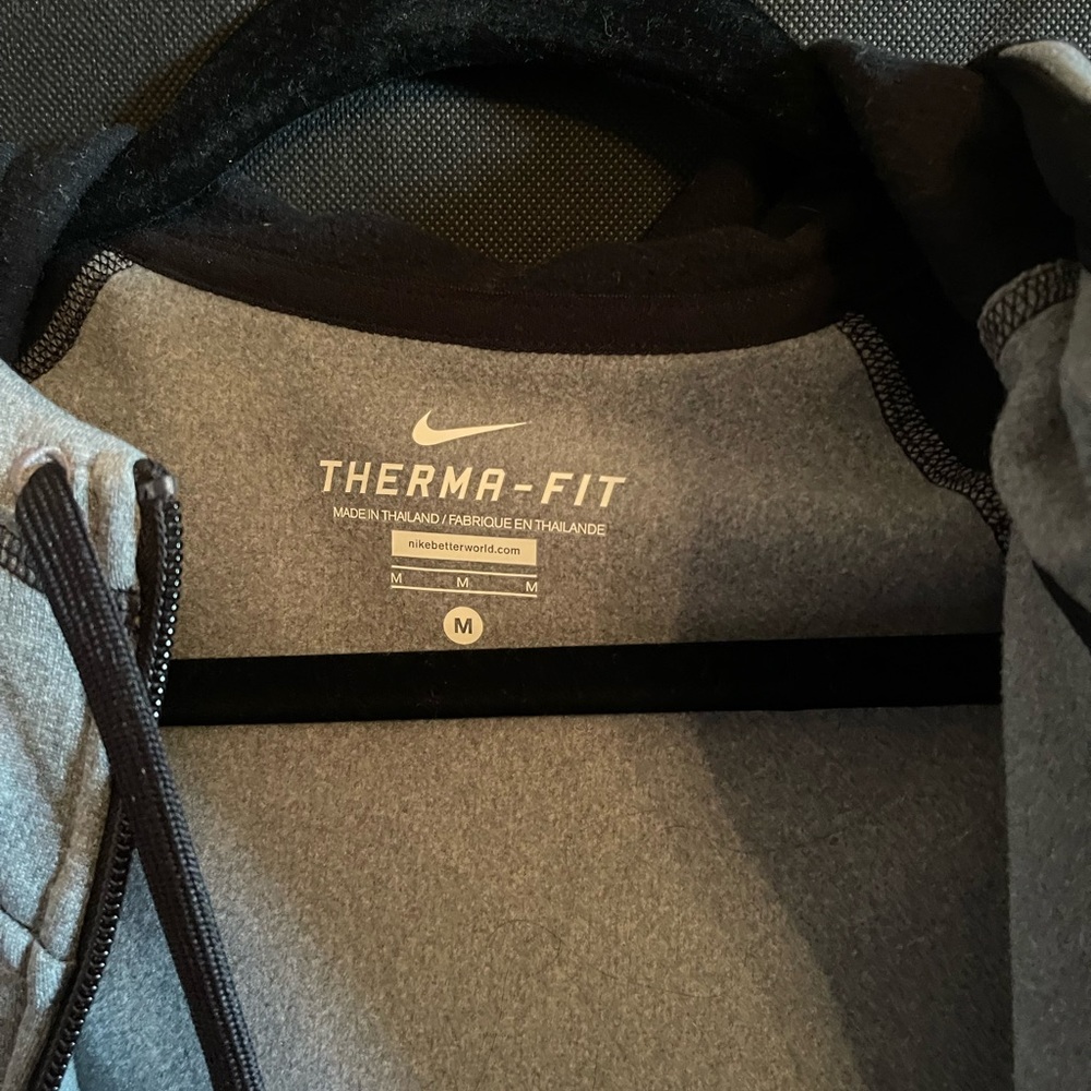 Nike jacket - Picture 2 of 2